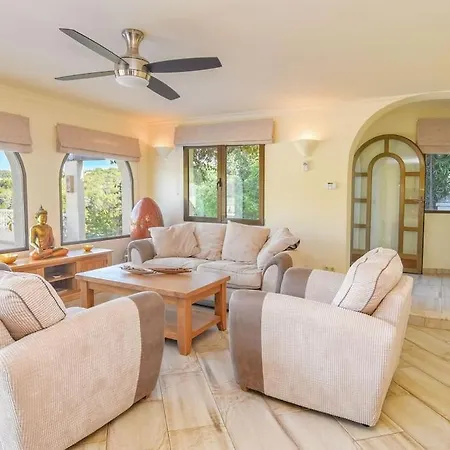 Villa Vinas With Beautiful View Teulada