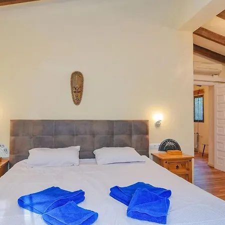 Villa Vinas With Beautiful View